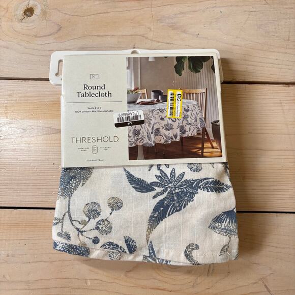 Threshold NWT 70" Round Blue Floral Tablecloth 100% Cotton - Picture 2 of 6